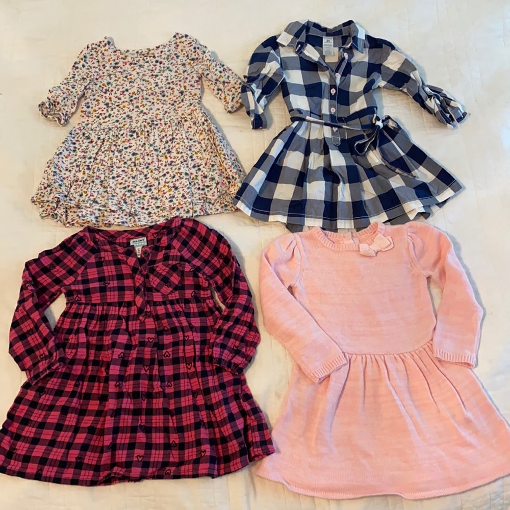 Set of 4, Toddler girl Sz 2T dresses. In excellent condition.